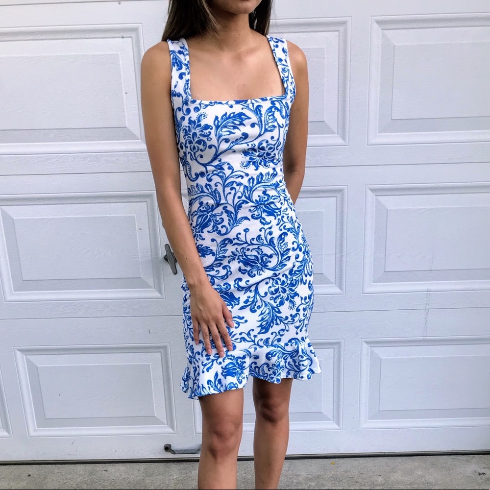NWT MISSGUIDED RUFFLE DRESS